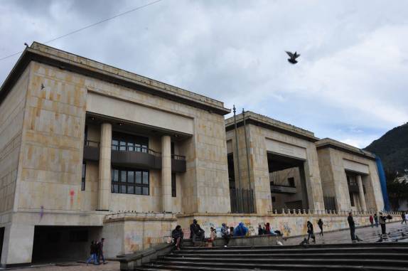 O Palácio de Justiça, destruído na famosa invasão do M-19, na praça Simón Bolívar, bem no centro de Bogotá, na Colômbia